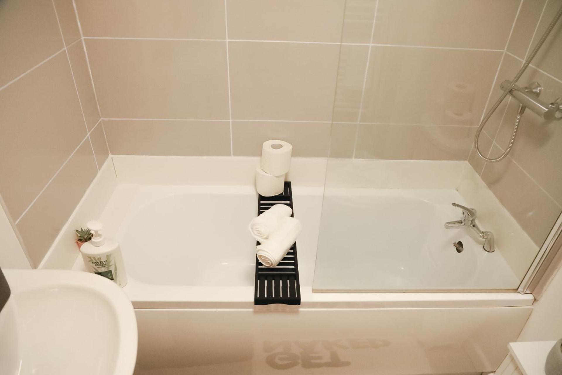 1 Bedroom Apartment Bradford City Centre Foster Square Екстер'єр фото